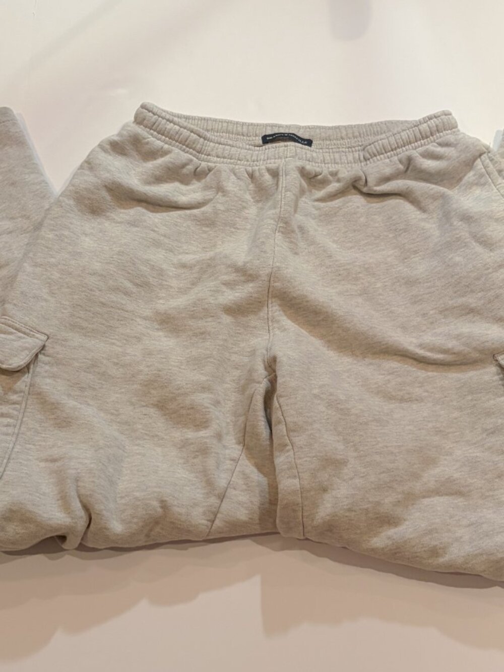 Brandy Melville Light Gray Cargo Sweatpants Wide Leg Fleece One Size - Picture 4 of 4